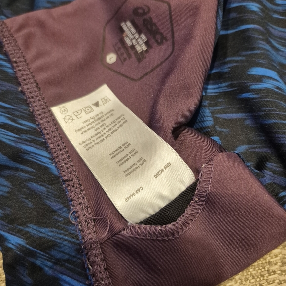 Asics Blue and Black Patterned Sports Bra and Shorts Set - Picture 6 of 11